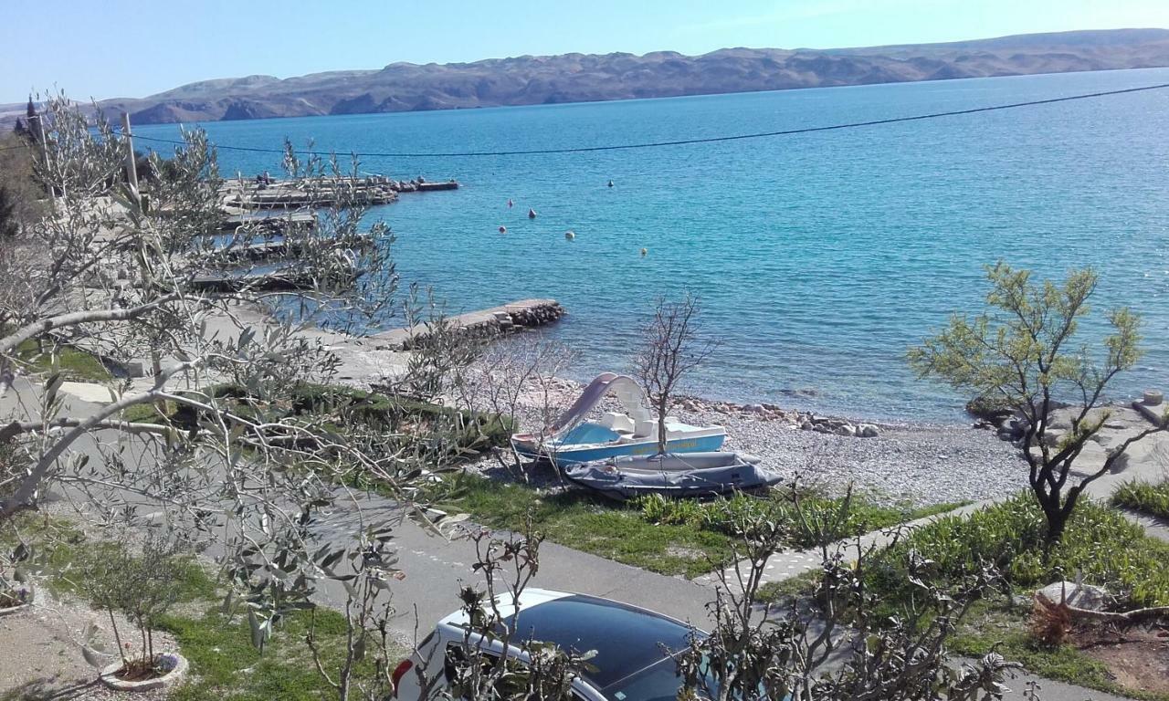 Apartment Milka By The Sea Karlobag Bagian luar foto